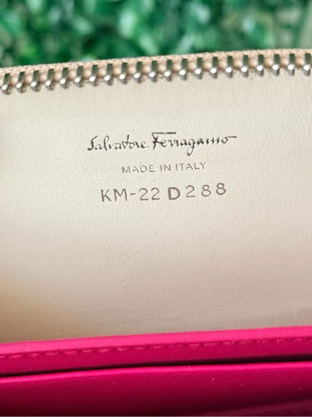 Salvatore Ferragamo Blush Pink Vara Bow Zip Card Case